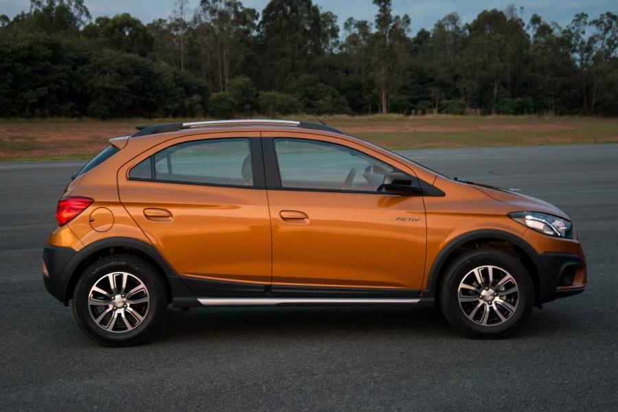  Chevrolet Onix Activ 2016 года  (фото 14 из 44)